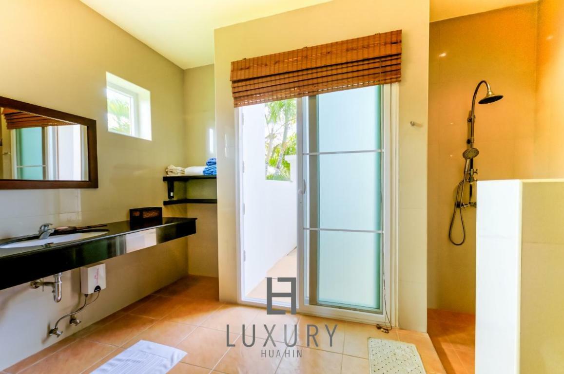 Bali Style 2 Bedroom With Pool - B99 Hébergement de vacances *